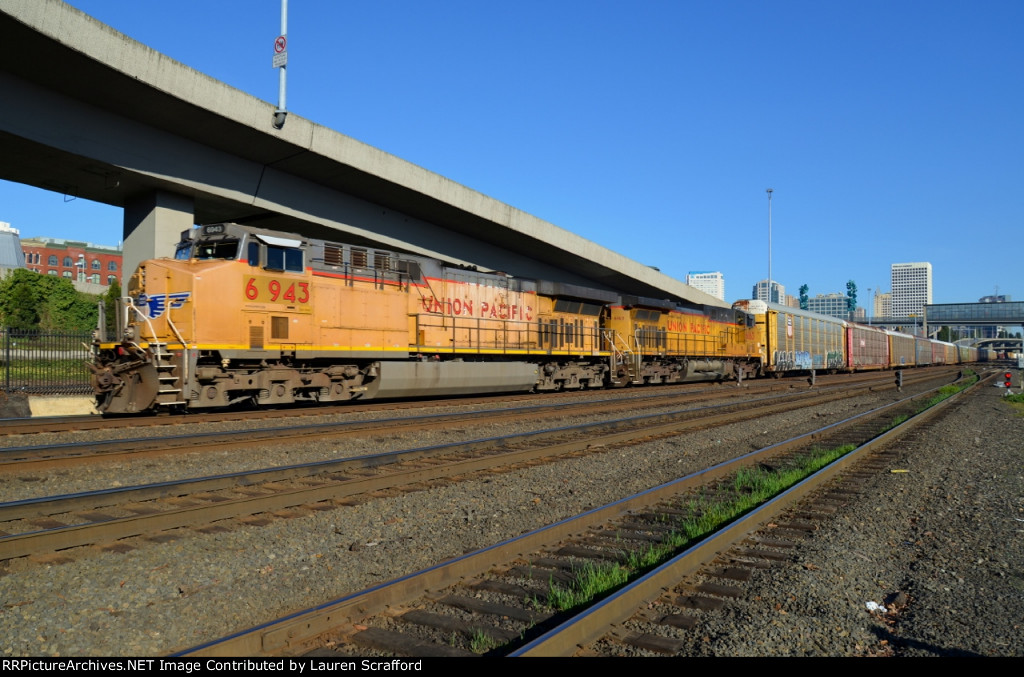 UP 6943 N/B Tacoma